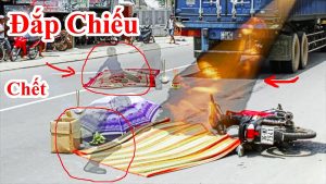 Lý giải việc vì sao khi người chết tai nạn hay chết ngoài đường lại phải đắp chiếu tâm linh 