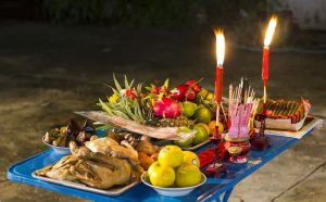 Tại sao mọi người hay cúng cô hồn vào ngày 2 và 16 âm lịch hàng tháng / cúng cô hồn mang ý nghĩa gì /tâm linh cô hồn lang thang